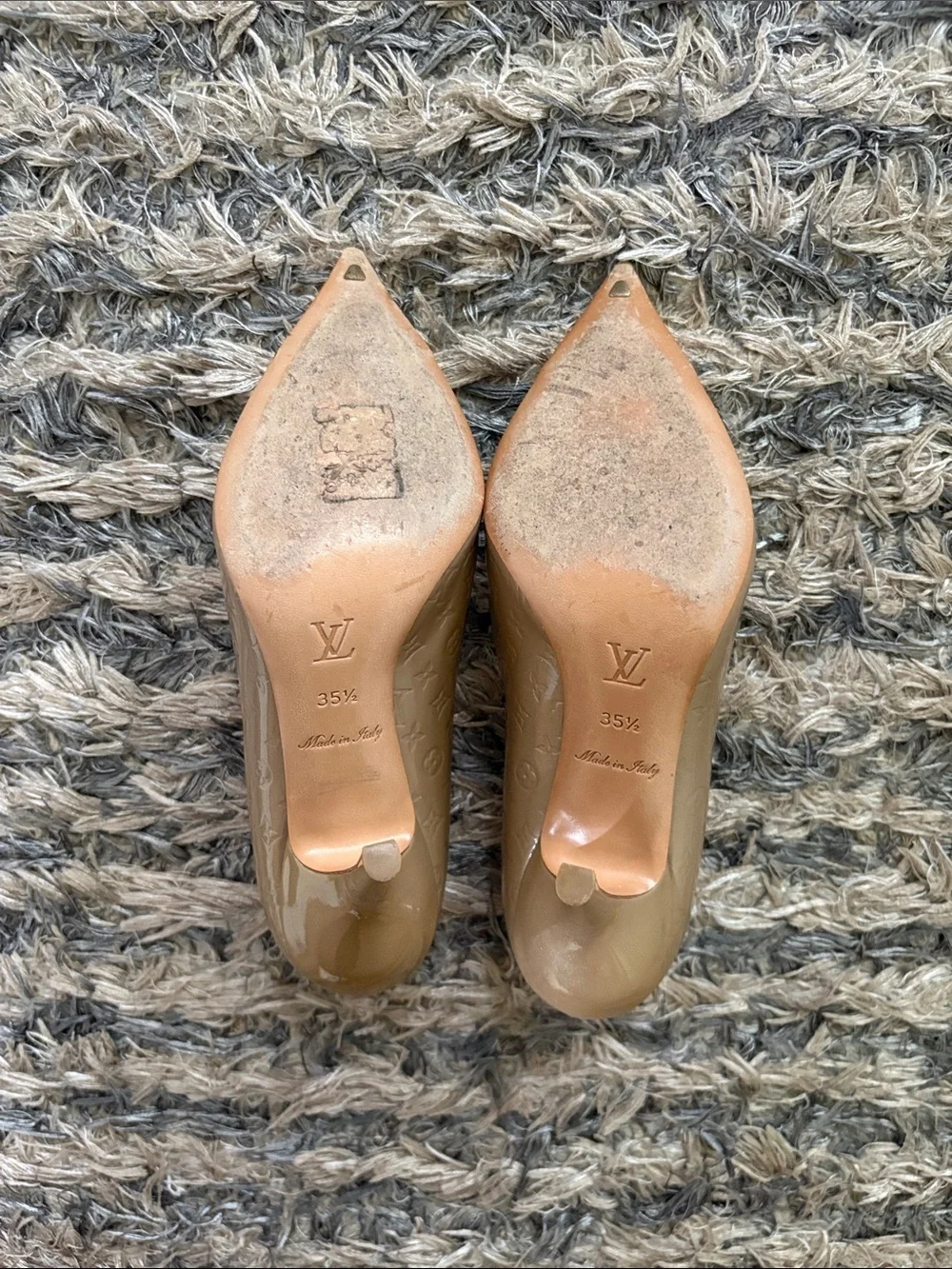 Louis Vuitton Beige Patent Leather Pointed Toe Pumps with Gold Cap Detail 35.5